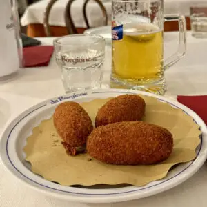 I supplì classici di Forgione puoi assaporarli nella nostra pizzeria a marino